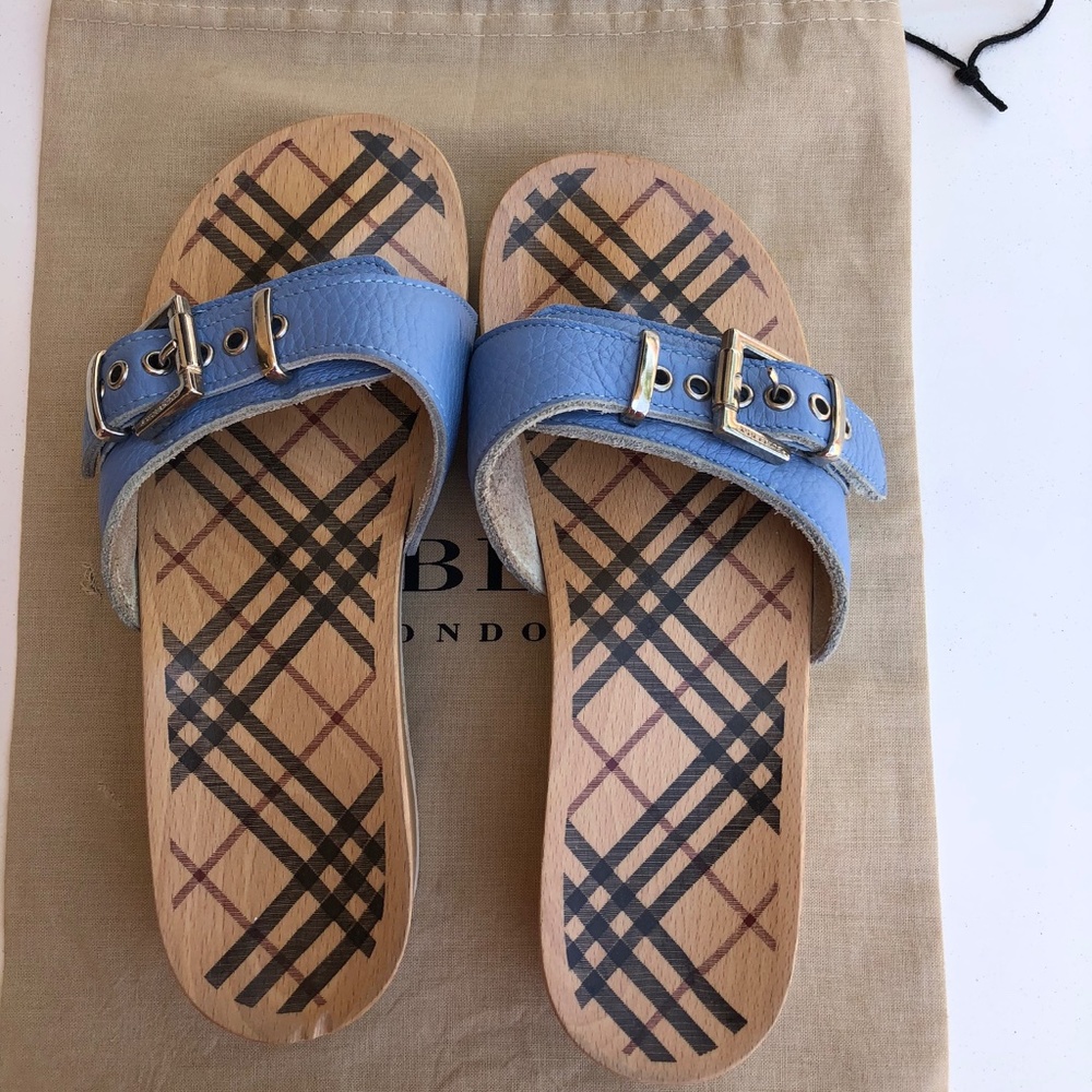 Burberry x Dr. Scholl’s Slides